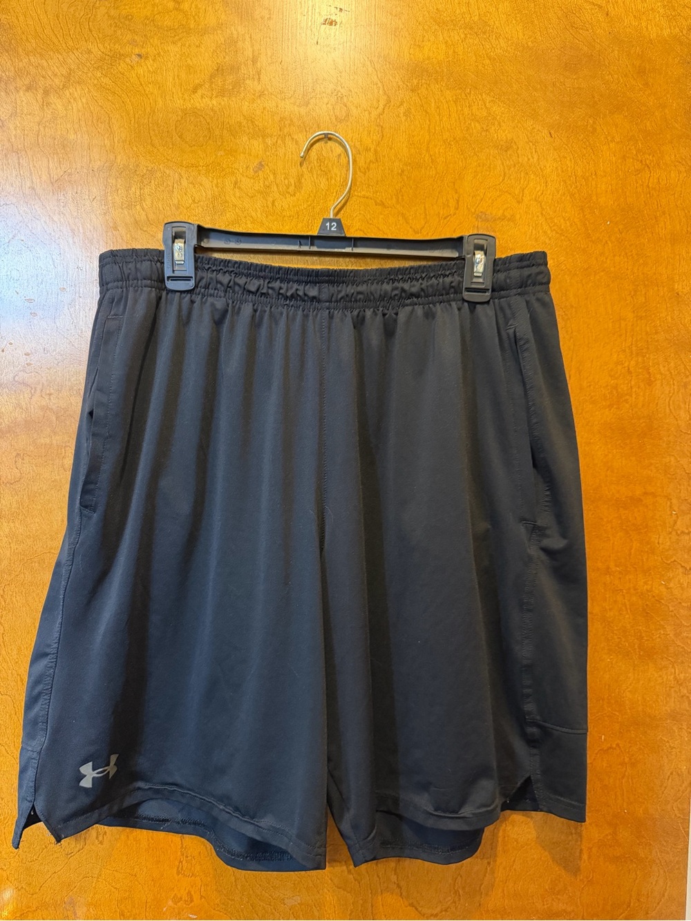 Under armour black men’s casual drawstring shorts with pockets size XL